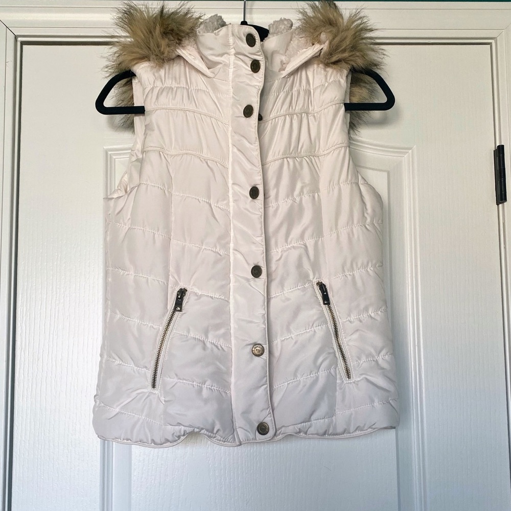 Aeropostale Sherpa-Lined Puffer Vest with Faux Fur
